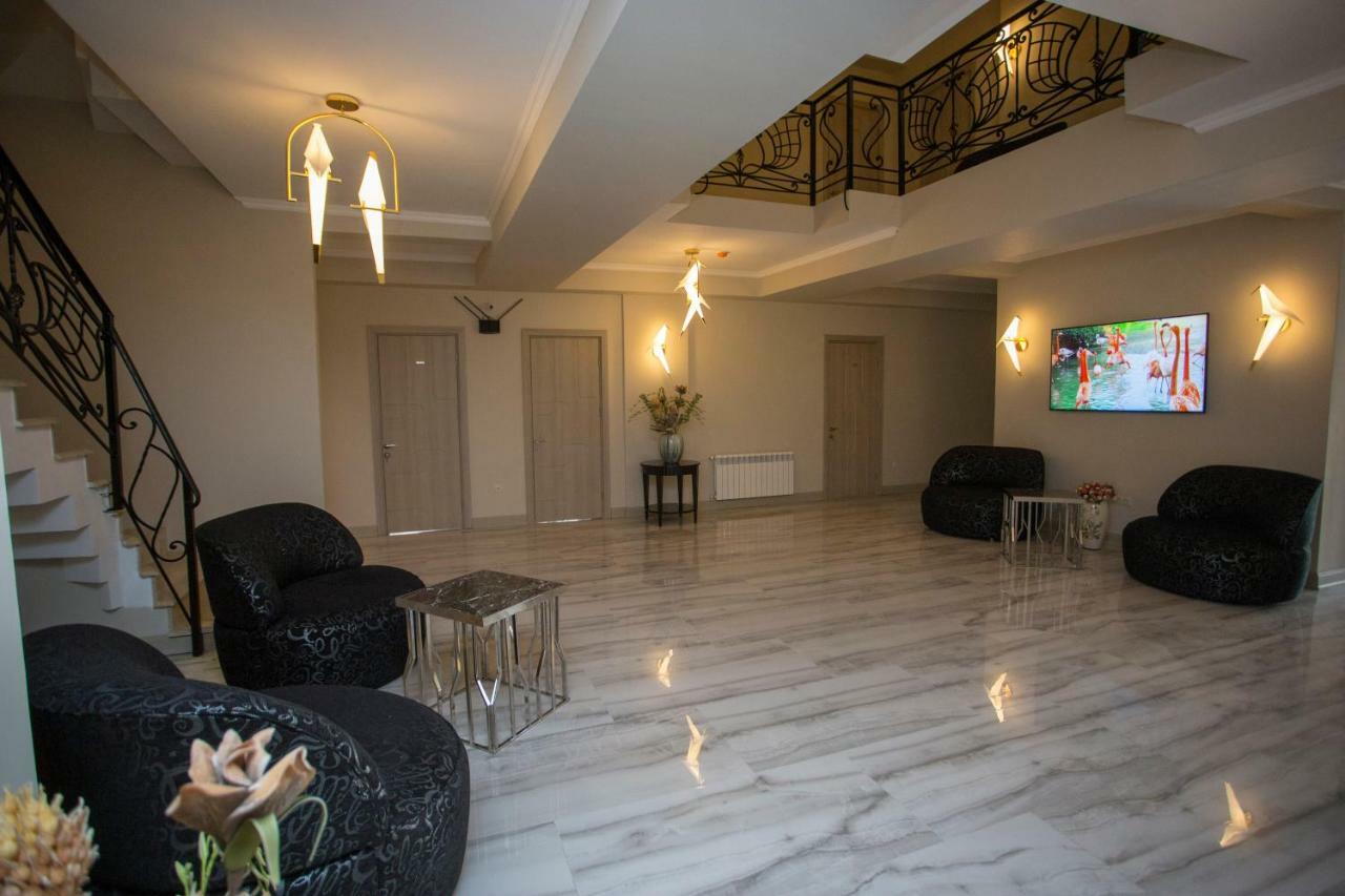 Downtown Hotel Batumi Eksteriør billede