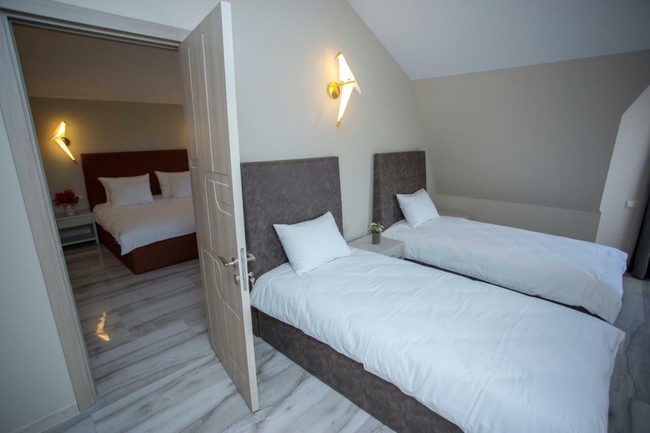 Downtown Hotel Batumi Eksteriør billede
