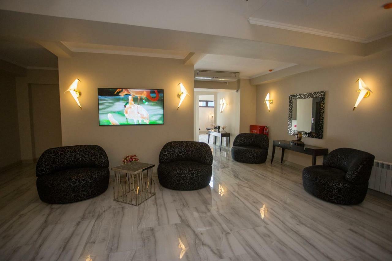 Downtown Hotel Batumi Eksteriør billede
