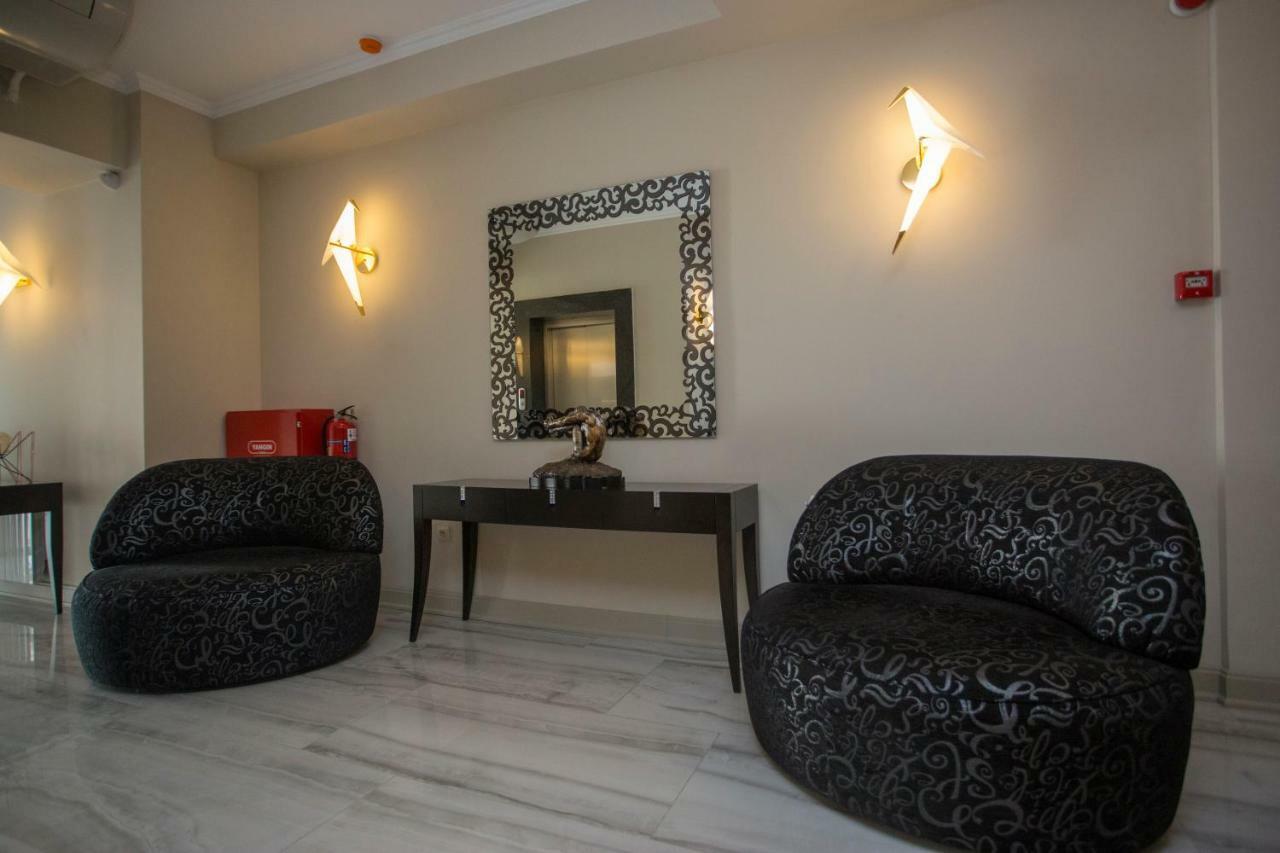 Downtown Hotel Batumi Eksteriør billede