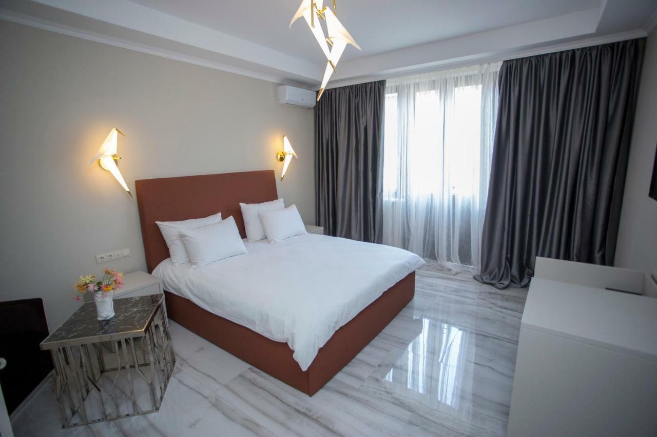 Downtown Hotel Batumi Eksteriør billede
